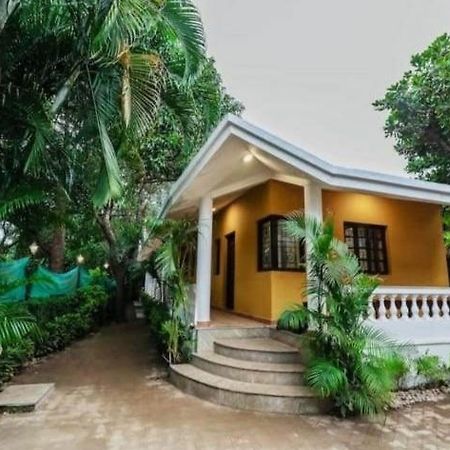 Red Soil Cozy Cottages- Вагатор Экстерьер фото